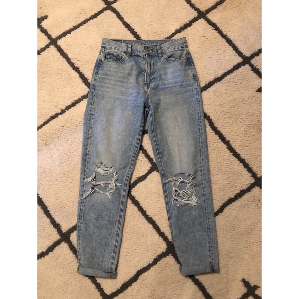 American eagle “mom” jeans